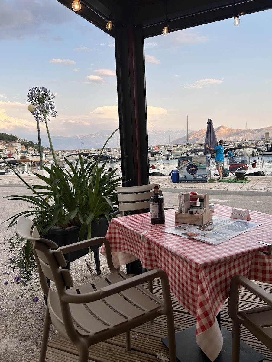 Gostionica In Choon Fritulin